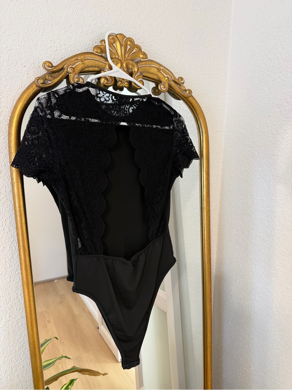 SHEIN Black Lace Open-Back Short Sleeve Bodysuit
